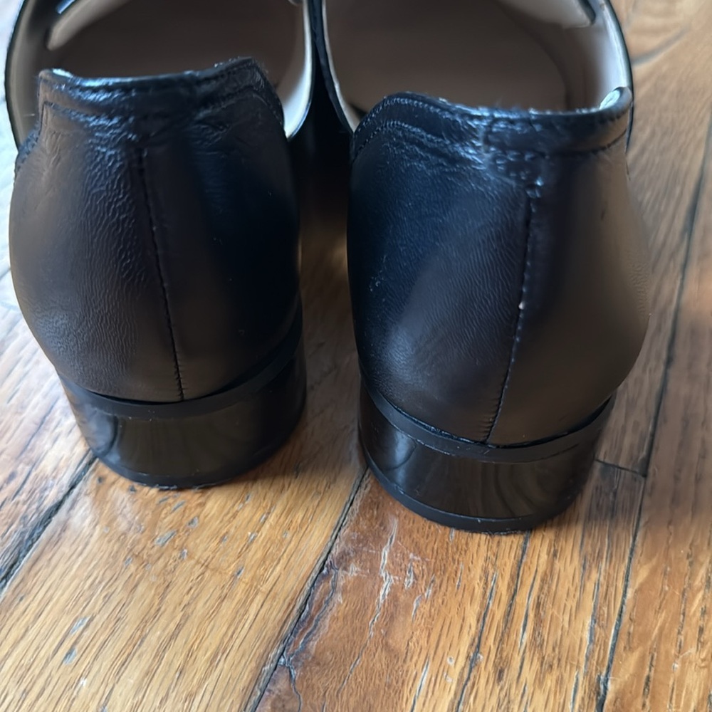 Nine West Black Flats with Elegant Cutout Details 6.5 - Picture 4 of 9